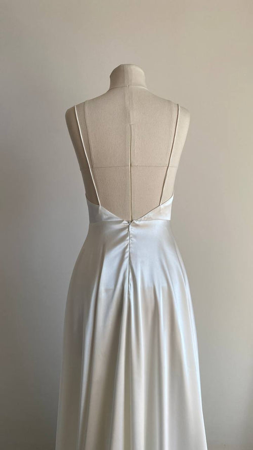 Robe de mariée en dentelle à col haut