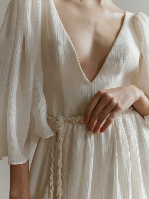 Deep_V_neck_ivory_wedding_dress