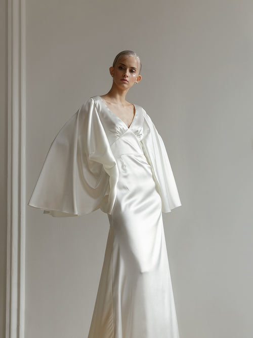 Empire_waist_wedding_dress_flared_sleeve