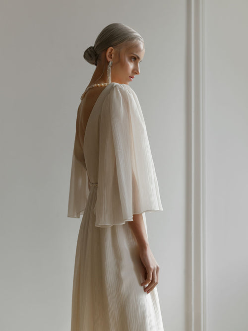 V_neckline_wedding_dress_long