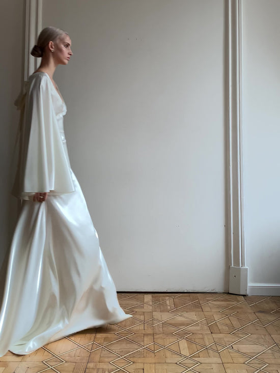 Satin_wedding_dress_ivory_silk_long_train_angel_sleeve