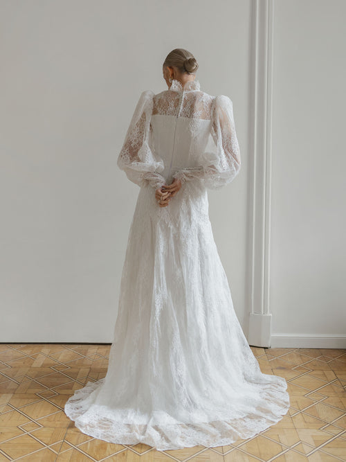 Closed_back_wedding_dress