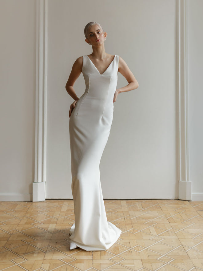 Crepe_ivory_wedding_dress