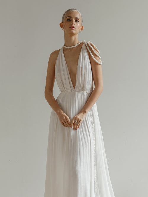 Deep_V_wedding_dress_pleated_chiffon