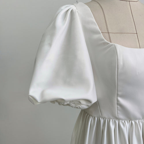 Robe de mariée en chiffon avec encolure carrée