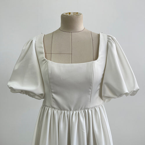 Robe de mariée en chiffon avec encolure carrée