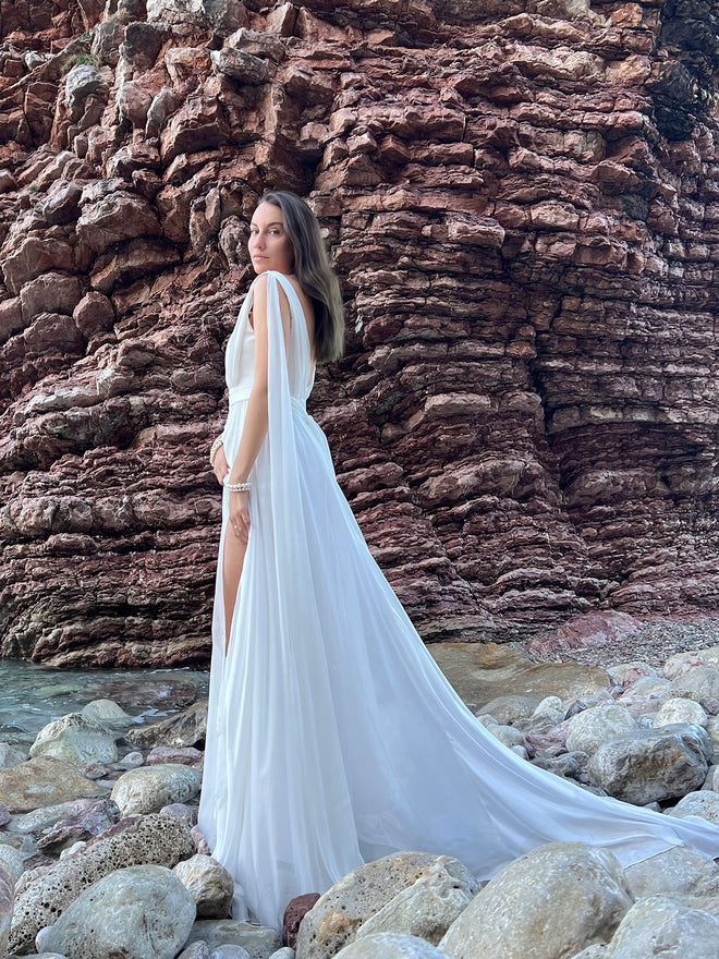 Long_train_wedding_dress