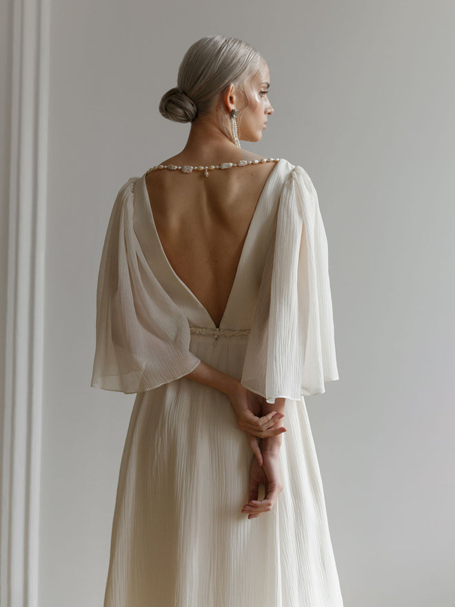 Open_V_back_wedding_dress