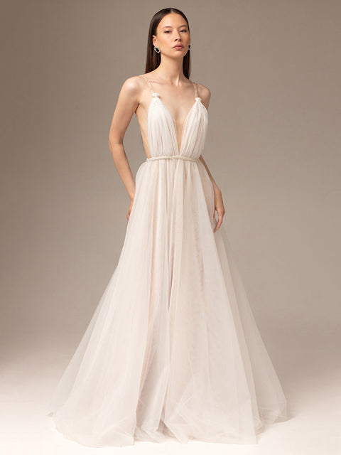 Plunge_wedding_dress_tulle