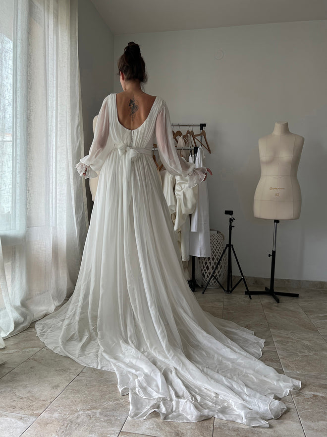 chiffon_wedding_dress_long_train